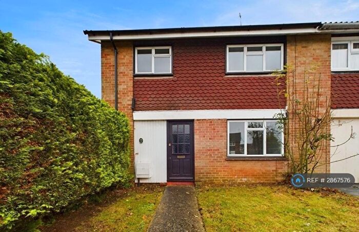 3 Bedroom End Of Terrace House To Rent In Bicknor Road, Maidstone, ME15