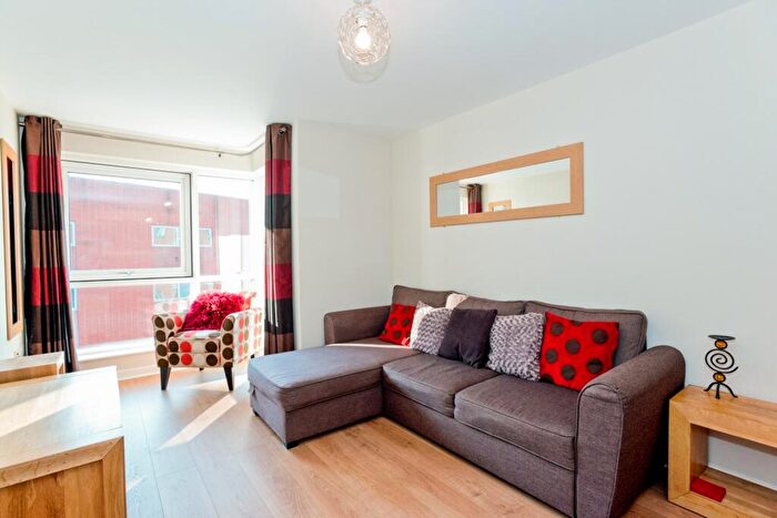 2 Bedroom Flat To Rent In The Roundhouse, Gunwharf Quays, Portsmouth, PO1