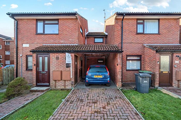 2 Bedroom Flat To Rent In Dillington House, Jubilee Road, Waterlooville, Hampshire, PO7