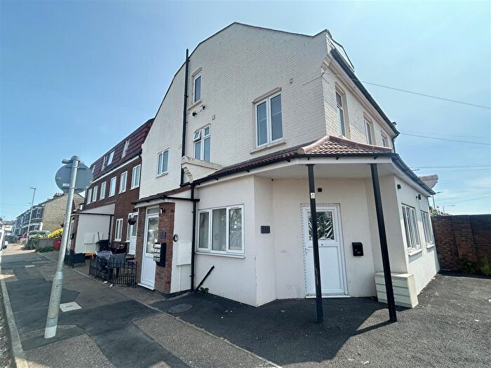 Studio To Rent In Wellesley Road, Clacton-On-Sea, CO15
