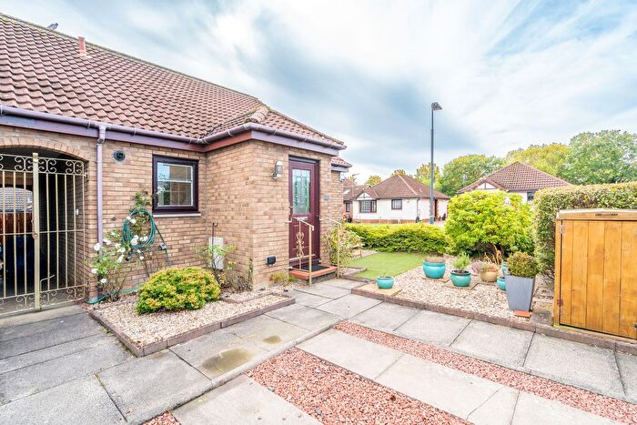 2 Bedroom Bungalow For Sale In Rose Cottages, Bonnyrigg, EH19