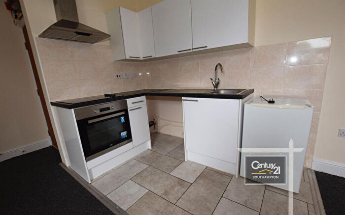 1 Bedroom Flat To Rent In |Ref: |, Southcliff Road, Southampton, SO14
