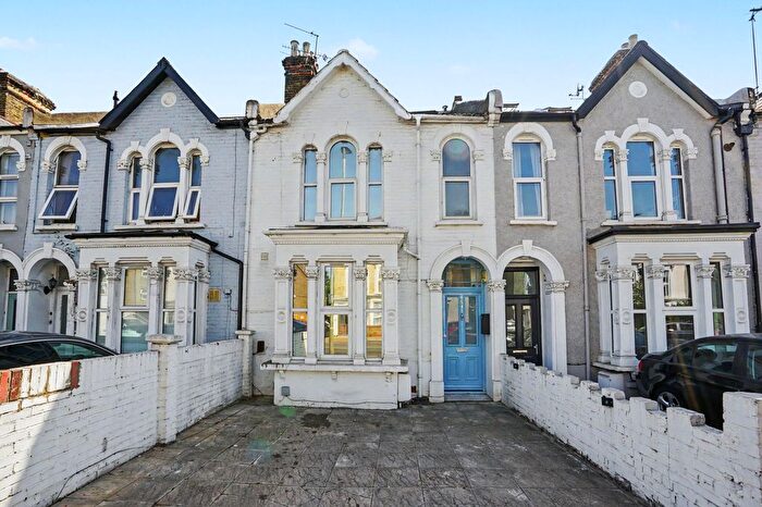 6 Bedroom Terraced House For Sale In Garratt Lane, London, SW17