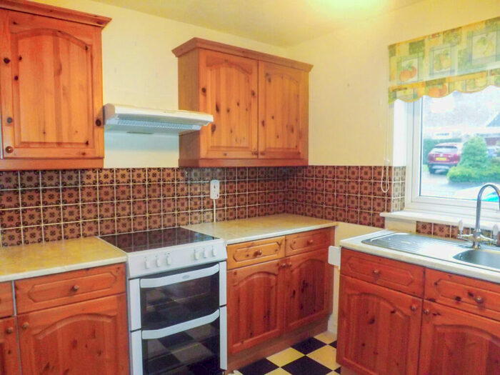 2 Bedroom Apartment To Rent In Clanfield, PO8