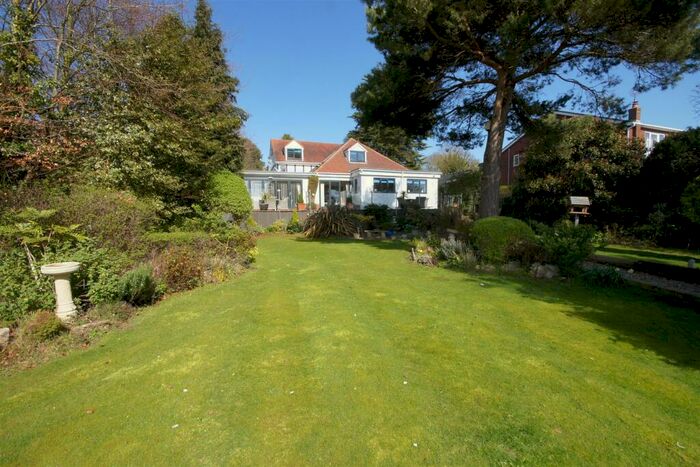 4 Bedroom Detached Bungalow For Sale In Ferriby High Road, North Ferriby, HU14