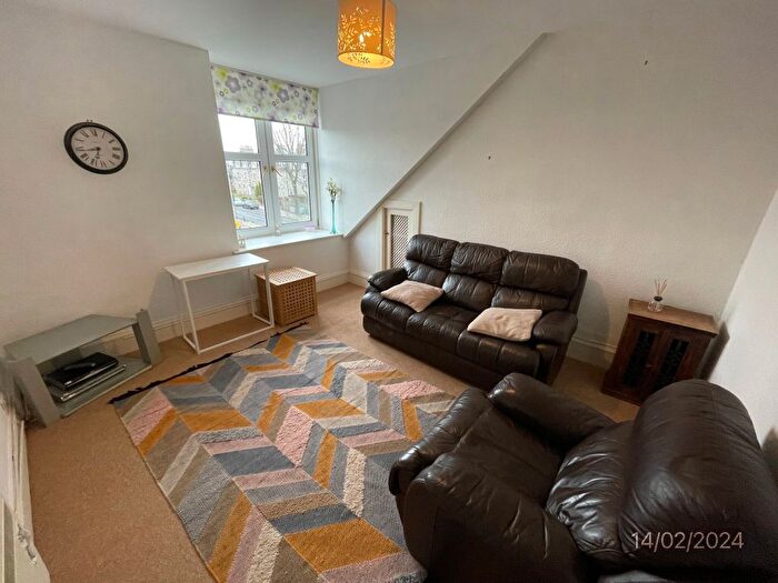 1 Bedroom Flat To Rent In Holburn Street, Top Floor Right, Aberdeen, AB10