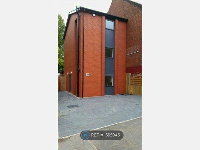 3 Bedroom Detached House To Rent In Pershore Road South, Birmingham Uk, B30