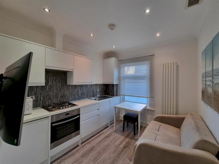 1 Bedroom Flat To Rent In High Road, Turnpike Lane, London, N22