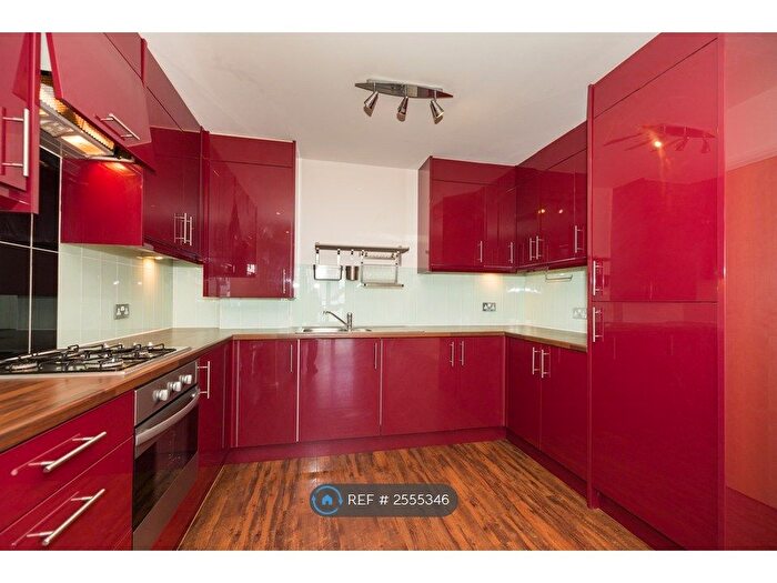 2 Bedroom Flat To Rent In Deptford High Street, London, SE8