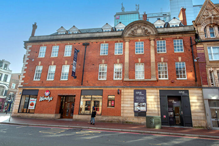 2 Bedroom Apartment For Sale In Station Road, Reading, RG1