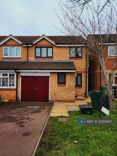 3 Bedroom Semi-Detached House To Rent In Groveherst Road, Dartford, DA1