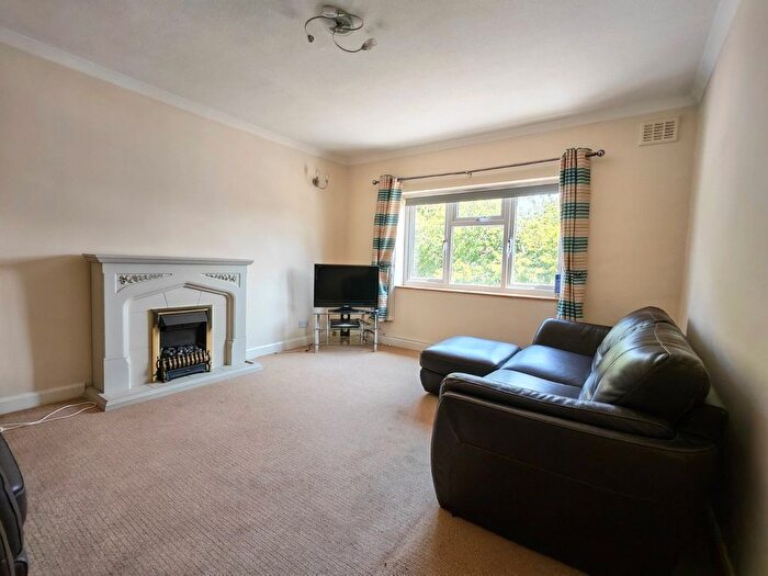 2 Bedroom Flat For Sale In Fox Hollies Road, Birmingham, West Midlands, B27
