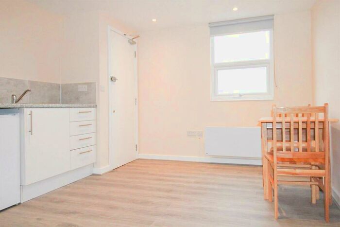 Studio To Rent In Windmill Road, Gillingham, ME7