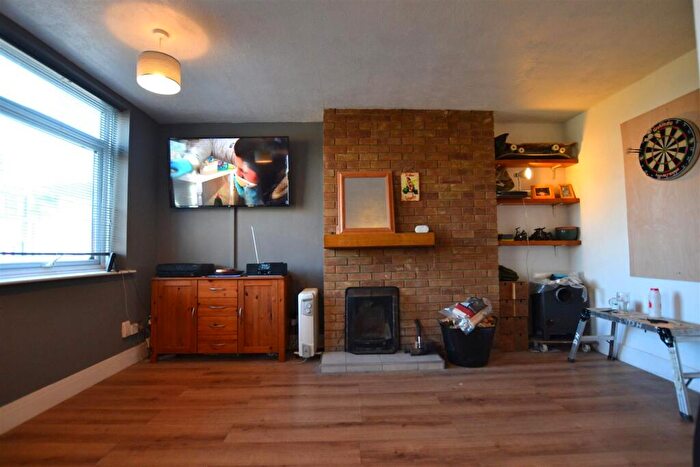 2 Bedroom Apartment For Sale In Fleet Road, Fleet, GU51