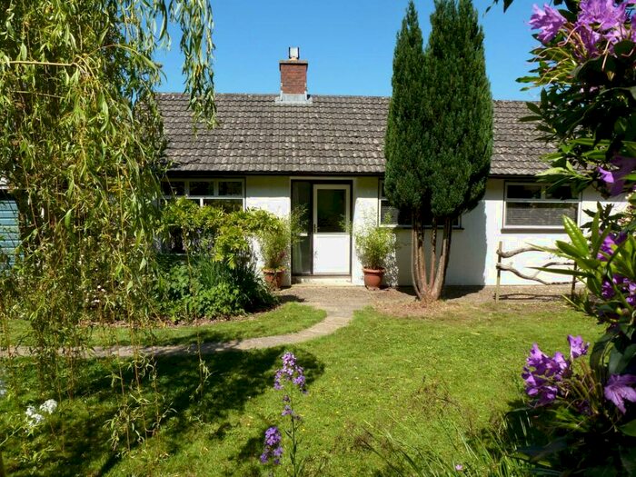 3 Bedroom Bungalow For Sale In Roman Rd, Kilmnington, Axminster, EX13