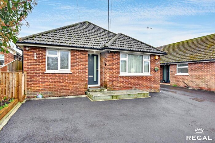 3 Bedroom Bungalow For Sale In Allington Lane, Fair Oak, SO50