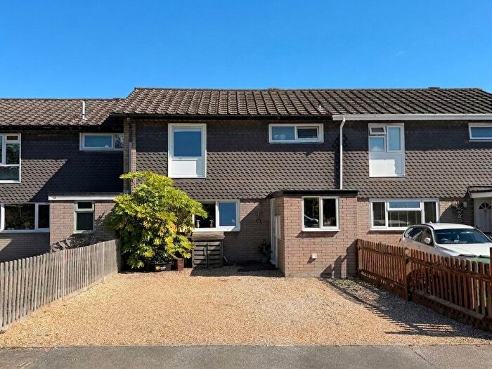 3 Bedroom Terraced House For Sale In May Close, Holbury, SO45