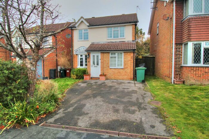 4 Bedroom Detached House To Rent In Grassmere Close, Eastbourne, BN23