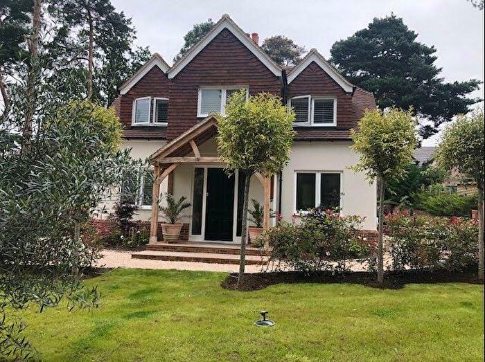 3 Bedroom Detached House To Rent In The Ridgeway, Lightwater, GU18
