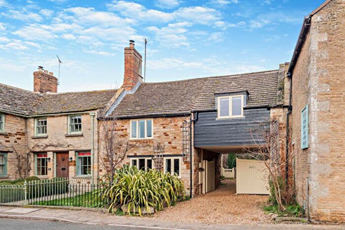 4 Bedroom Character Property For Sale In Main Street, Woodnewton, PE8