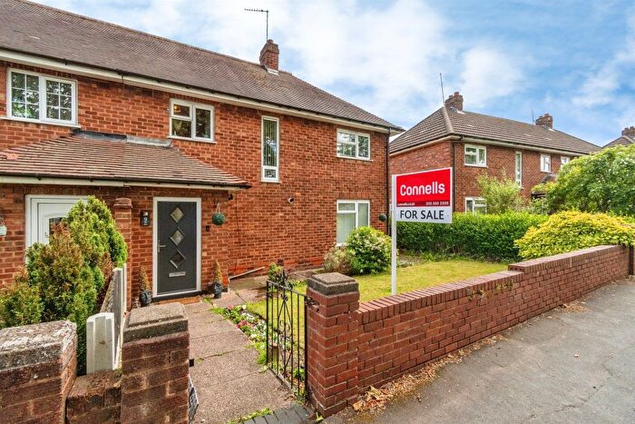 3 Bedroom Semi Detached House For Sale In The Oval, Wednesbury, WS10