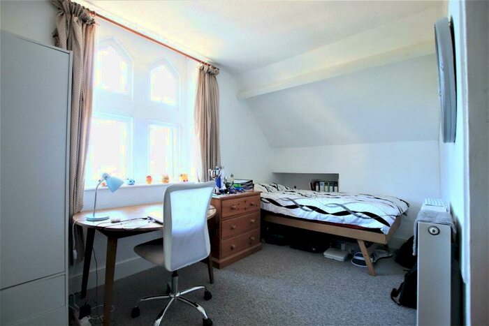 1 Bedroom Flat To Rent In Devonshire Villas, Bath, BA2