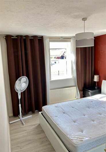 1 Bedroom Flat To Rent In Yeoman Close, London, E6