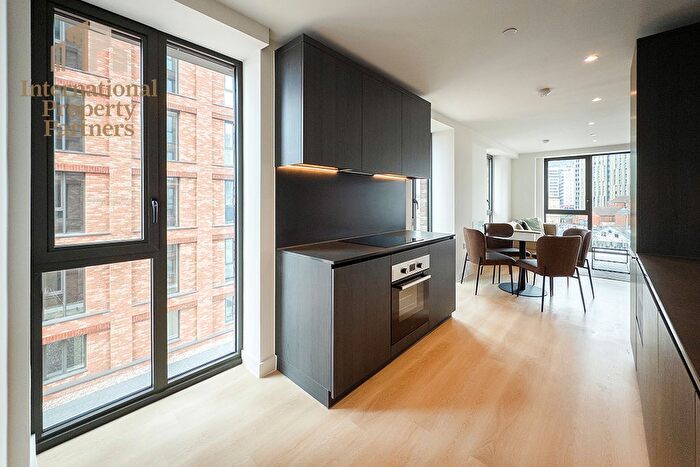 1 Bedroom Flat To Rent In Waterhouse Gardens, Dutton Street, Manchester, M3