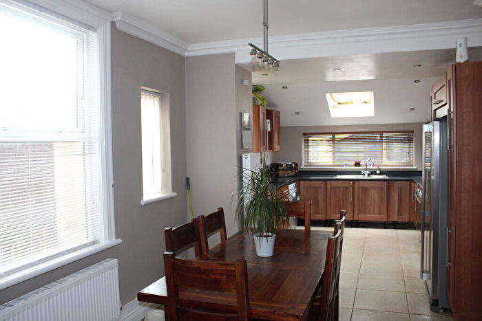 4 Bedroom House To Rent In Lake Avenue, Rhyl, LL18