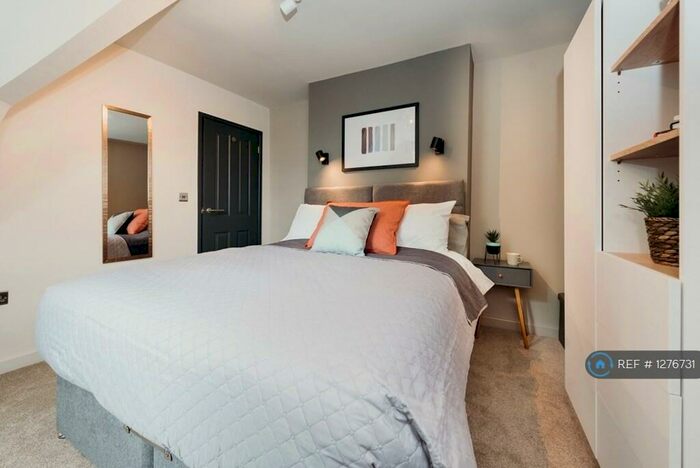 2 Bedroom Flat To Rent In Watling Street, Two Gates, Tamworth, B77