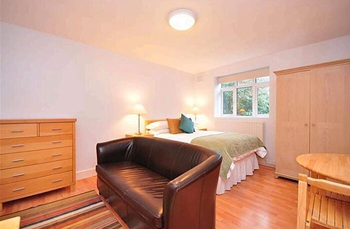 Apartment To Rent In Langland Gardens, Hampstead, NW3