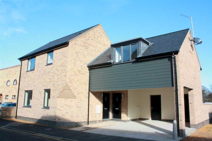 2 Bedroom Flat To Rent In New Road, St Ives, PE27