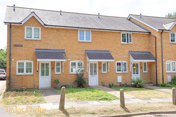 2 Bedroom Terraced House To Rent In Laburnum Close, Cheshunt, EN8