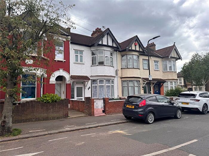 4 Bedroom Terraced House To Rent In Hatherley Road, Walthamstow, E17