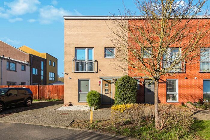 3 Bedroom Semi Detached House To Rent In Vimy Drive, Dartford, DA1