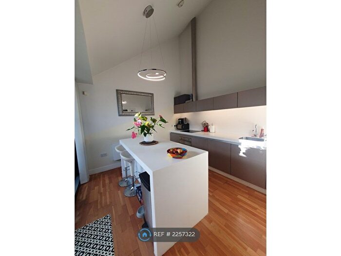 2 Bedroom End Of Terrace House To Rent In Jubilee Street, Salford, M6