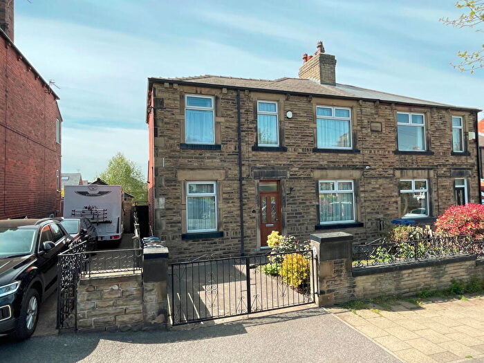 4 Bedroom Semi-Detached House For Sale In Locke Avenue, Barnsley, S70