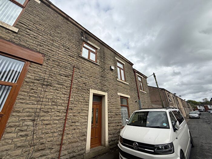 1 Bedroom Flat To Rent In Lee Street, Accrington, Lancashire, BB5