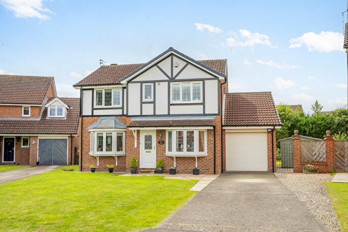 4 Bedroom Detached House For Sale In Marlborough Close, York, YO30