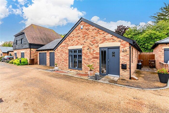 3 Bedroom Detached Bungalow For Sale In Pond Hill, Cliffe, Rochester, Kent, ME3