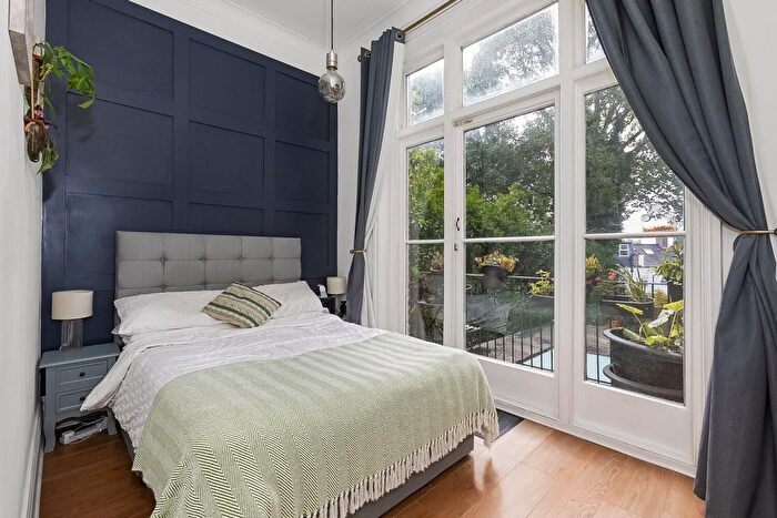 2 Bedroom Flat For Sale In Anerley Park, Anerley, London, SE20