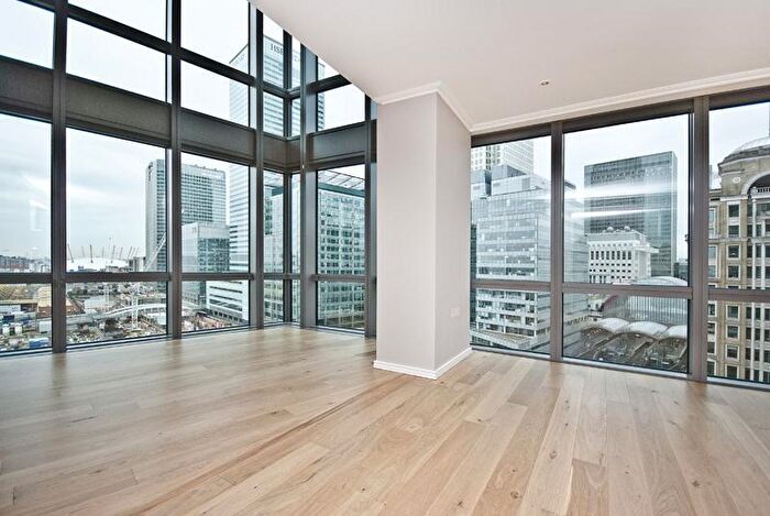 3 Bedroom Flat To Rent In Hertsmere Road, Poplar, E14