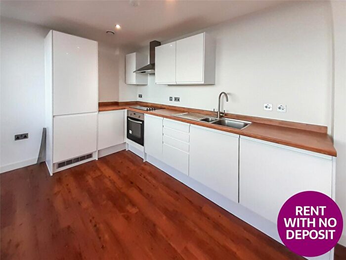 2 Bedroom Flat To Rent In Ashton Lane, Sale, Greater Manchester, M33