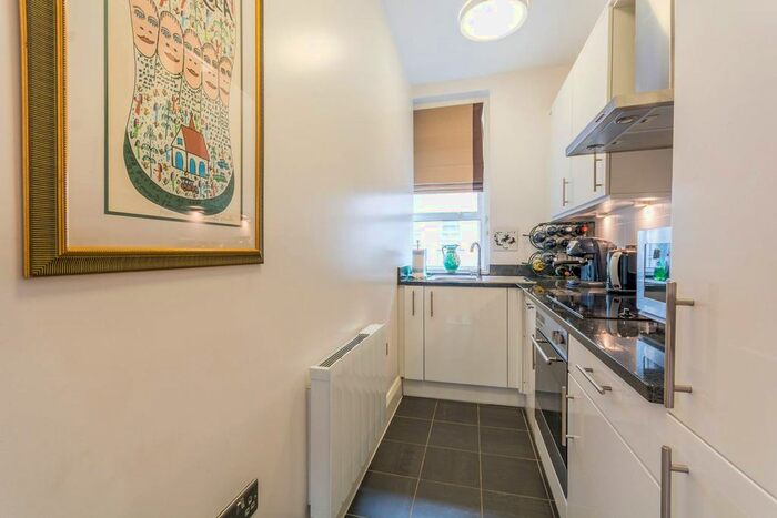 2 Bedroom Flat To Rent In Picton Place, Marylebone, London, W1U