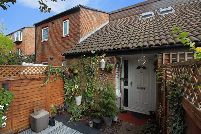 2 Bedroom Maisonette For Sale In Baron Court, Stevenage, SG1