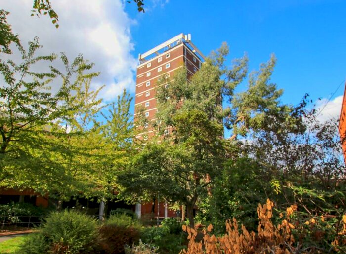 2 Bedroom Flat To Rent In Clarendon Road, Wallington, SM6