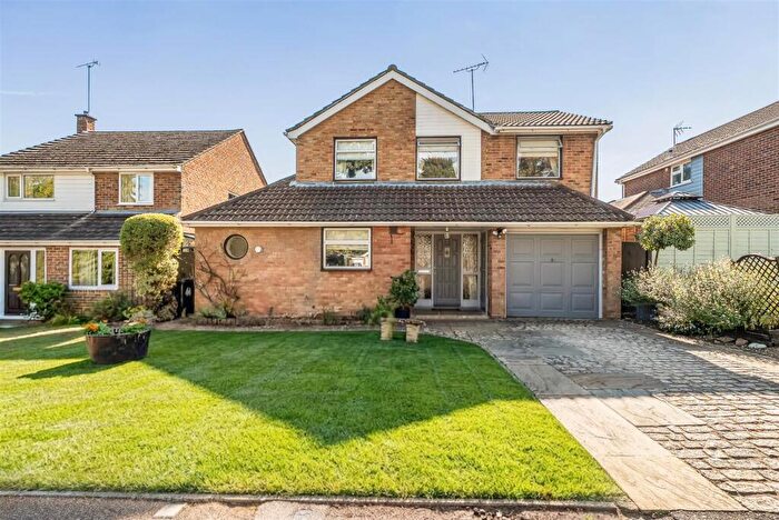 4 Bedroom Detached House For Sale In Oaklands Drive, Wokingham, Berkshire, RG41
