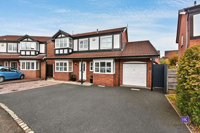 4 Bedroom Detached House For Sale In Penmark Close, Callands, WA5