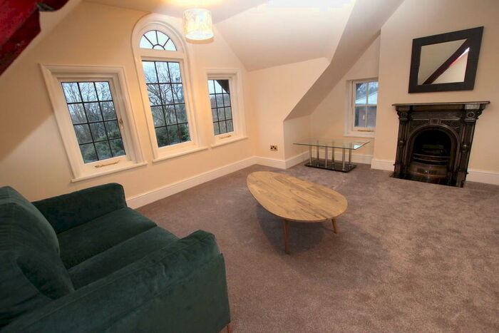 2 Bedroom Apartment To Rent In Oak Tree Villa, Woodborough Road, NG3