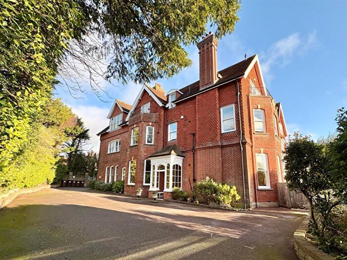 2 Bedroom Flat For Sale In Gaudick Road, Eastbourne, BN20